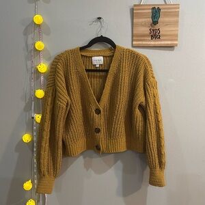 cropped sweater /cardigan